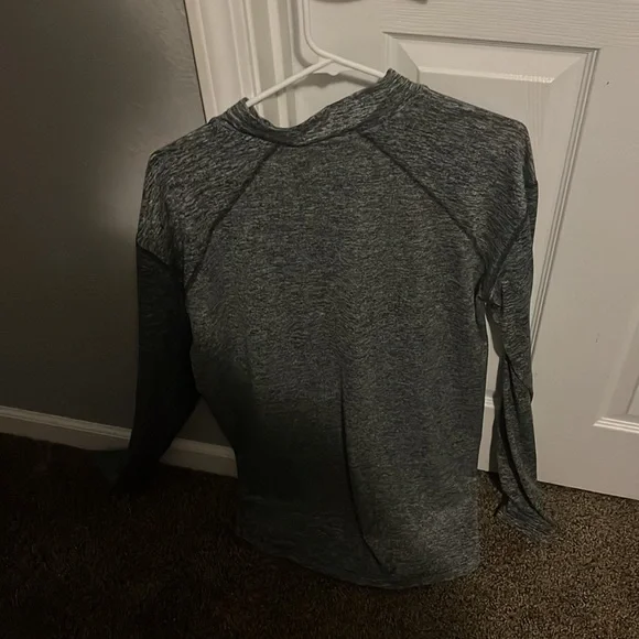 Nike Dri-Fit quarter zip never worn - Picture 2 of 2